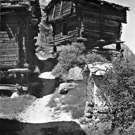 Coral Und Zermatter Stadel Zermatt